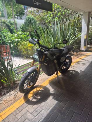 TRIUMPH SCRAMBLER 400 X 